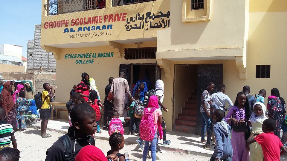 Nouakchott, institutu bateko ikasleekin bilera
